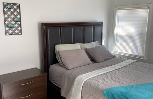 Lake Dalecarlia House | Lake Cottage Retreat
