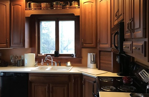 Albion Other | Lake Country Farmhouse w/ Breakfast 5 min to Lake Ontario