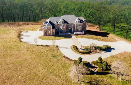Somerset House | Lake Cumberland's Clubhouse Luxury Pool Estate