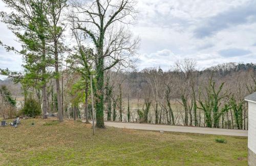 Burnside House | Lake Days & Fireside Nights! Updated Burnside Home