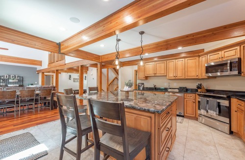 Mountainside House | Lake Days & Game Nights w/Hot Tub