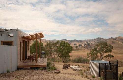 Bonnie Doon House | Lake Eildon Cabin with Lake Views, Plunge Pool & Outdoor Cinema