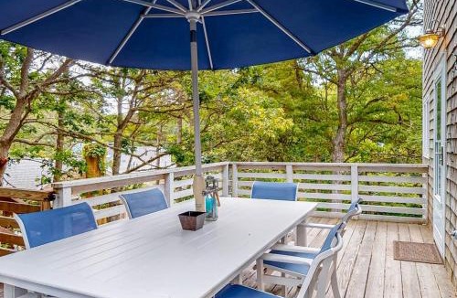 West Hyannisport House | Lake Elizabeth Terrace