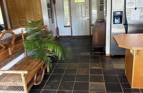 Warm Beach House | Lake Escape: Hot Tub& Sauna, Dock& Kayaks