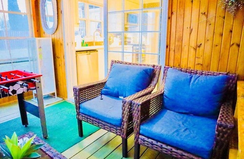 Port Dalhousie House | Lake Escape + Walk to Beach & Village
