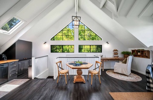 North Tamborine House | Lake Estate House & Granny Flat Huge Lawn Retreat