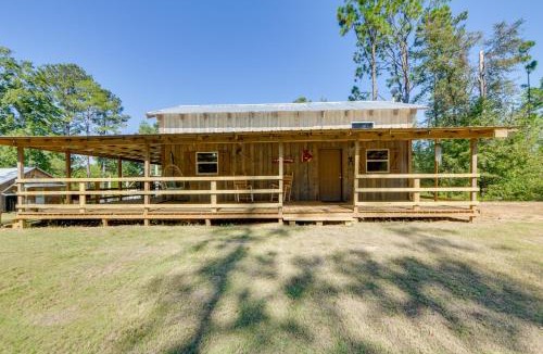 Abbeville House | Lake Eufaula Access: Cozy Wood Cabin w/Yard!