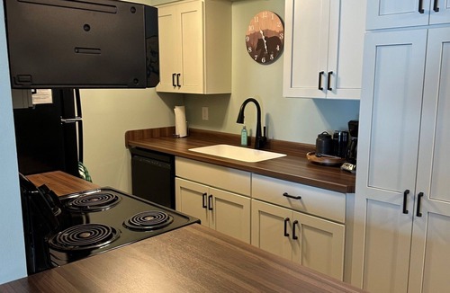 Eagle River Condo | Lake Forest Resort – Relax on a Pristine Sandy Beach in the Northwoods!