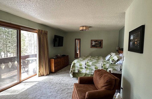 Eagle River Condo | Lake Forest Resort – Relax on a Pristine Sandy Beach in the Northwoods!
