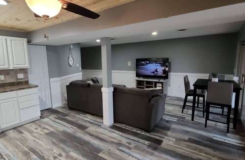 Marion Apartment | Lake Front 2-bedroom,1 bath ground floor apartment! Dock and Kayaks included!