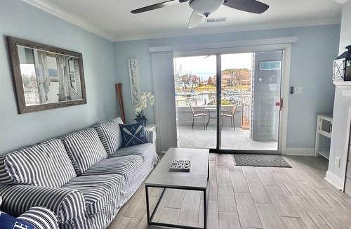 Cornelius Condo | Lake front 2Bedroom & 2bath condo Ground floor