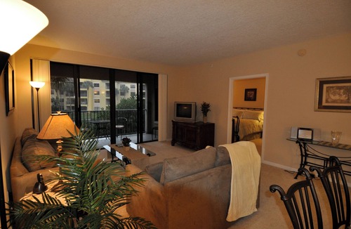 Juno Beach Condo | Lake Front 3-bedroom condo walk to Nextera and beach in Juno Beach