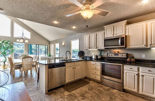 Sunrise Beach House | Lake Front, Amazing view. Visit “Sea time”…At Lake of the Ozarks.