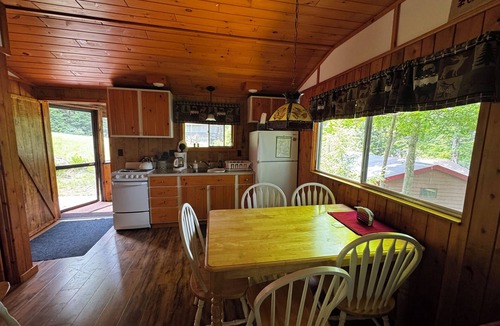 Moriah Center Cabin | Lake Front Cabin with free WiFi - Adirondacks High Peaks Region - Lake Placid