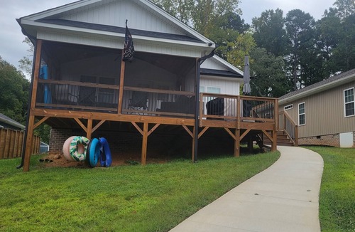 Southmont House | Lake front & dock — good for boating or relaxing on the water.