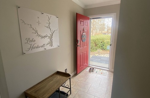 Fair Play House | Lake front getaway on Lake Hartwell 20min from Clemson