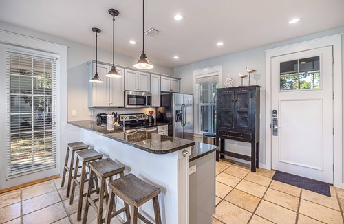 Laurel Grove House | LAKE FRONT~Golf Cart, FREE ACTIVITIES~HEATED Pool* & HotTub, Gym