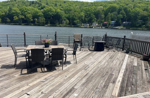 Hancock House | Lake front home in Hancock