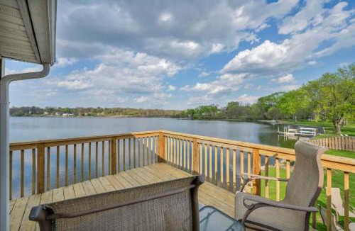 Portage Lakes House | Lake Front Hot Tub Fire Pit Sleeps 10