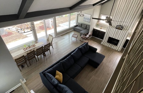 Monticello House | Lake front house with beautiful views and walking distance to Indiana Beach.