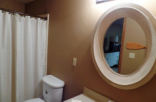 Vonore Cabin | Lake Front Lodge With Beautiful Lake Views And 5 Bedrooms And 5 Bathrooms.