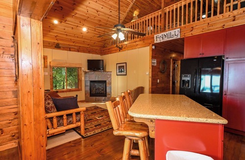 Bemidji House | Lake front, pool, beach, kayaks, canoes, resort amenities included