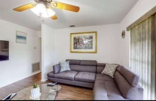 Hernando House | Lake front, sleeps 10, outside Jacuzzi, bike trail! 2 kayaks available!
