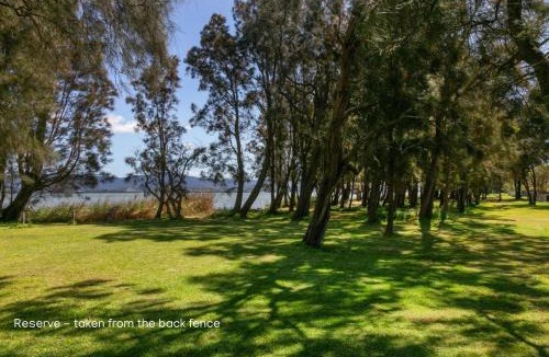 Primbee House | Lake Front Stay