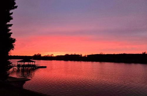 Southmont House | Lake Front Sunset | New Deck | Kayaks | Canoe