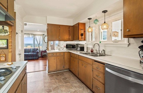 Hilton Cottage | Lake Front Two Bedroom Cottage!