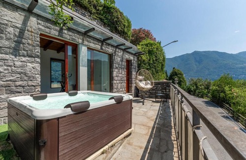 Carate Urio House | Lake Front Villa Giulia! Hot Tub, Lake access, gym