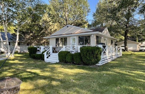 Pickett Cottage | Lake Frontage, swimming area, close to golf