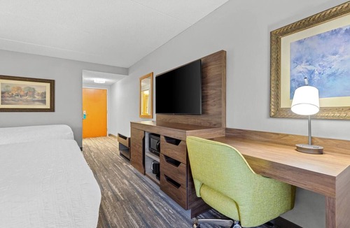 Guntersville Hotel | Lake Guntersville Views Await in These 4 Comfortable Private Rooms