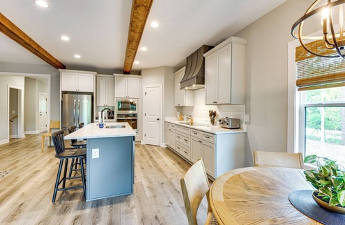 Lavonia House | Lake Hartwell Family Getaway w/Dock & Water Views