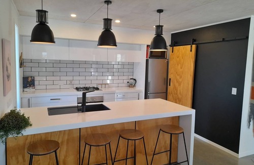 Lake Hawea House | Lake Hawea Spacious Family Home