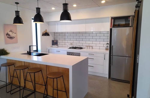 Lake Hawea House | Lake Hawea Spacious Family Home