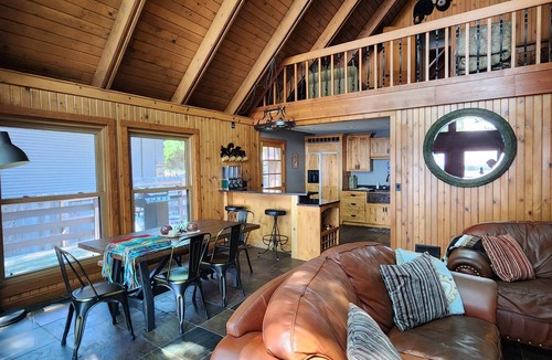 Prior Lake House | Lake Home for Family Gathering