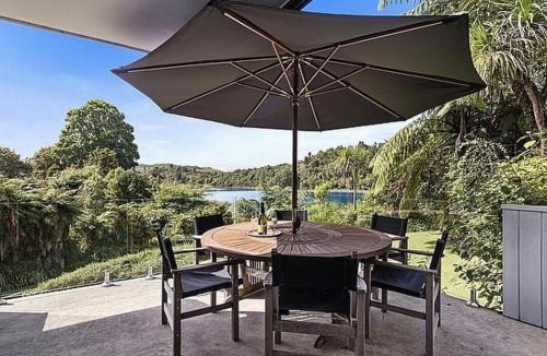 Okere Falls House | Lake House and Studio - Lake Rotoiti Holiday Home