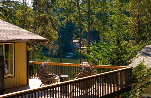 Anderson Island House | Lake House - Anderson Island