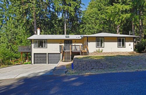 Anderson Island House | Lake House - Anderson Island
