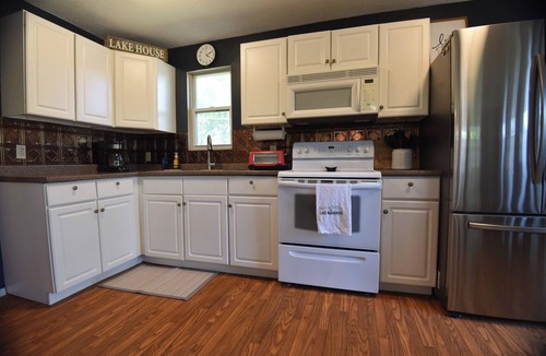 Alma House | Lake House at Lake Wabaunsee, Flint Hills: Hot Tub, Private Dock, Golf Course