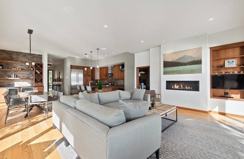 Bigfork House | Lake House, less than a Mile from Downtown Bigfork!