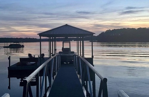 LaGrange House | Lake House