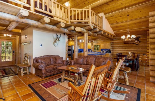 Mayes County Cabin | Lake Hudson Grand Lodge - 3 bed 2.5 bath Log Home