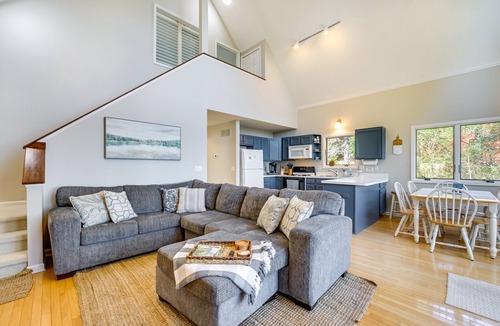 Applegate House | Lake Huron Vacation Rental w/Private Beach!