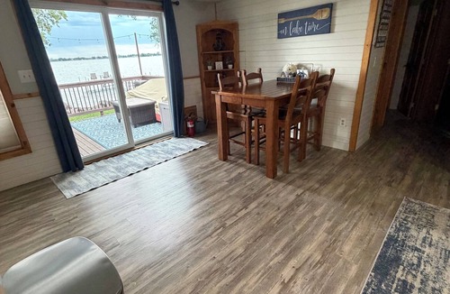 Wentworth House | Lake It Easy Hideaway house on Lake Madison