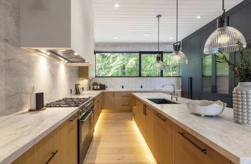 Muskoka Lakes Cottage | Lake Joseph Beach house - Bringing the Caribbean to Muskoka