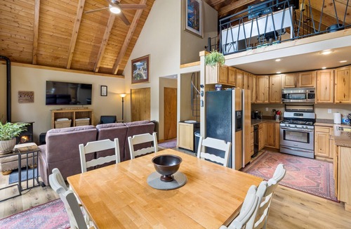 Easton Cabin | Lake Kachess area family cabin, pet friendly, beautiful views.