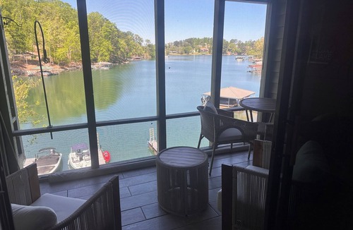 Normandy Shores House | Lake Keowee Waterfront Town Home - 3 Bdrm, 3.5 Bath 7 Miles from Clemson Stadium