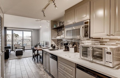 Lake Las Vegas Condo | Lake Las Vegas condo with balcony, lake and golf course view